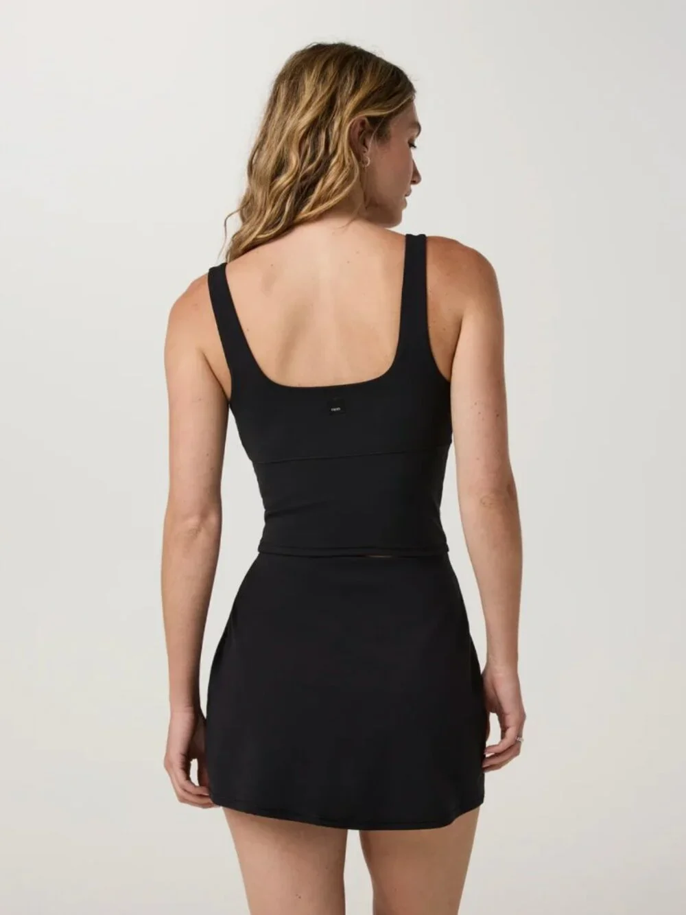 Vuori AllTheForm Support Tank, Black - Size S - Picture 2 of 5